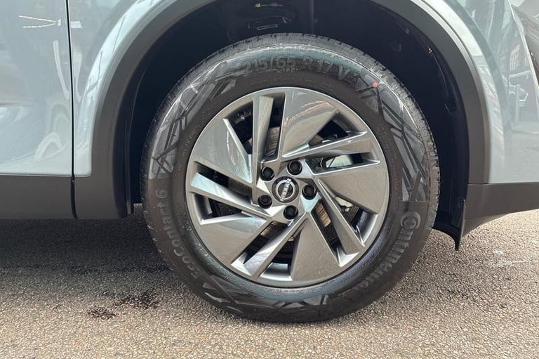 2025 Nissan Qashqai 1.3 DiG-T MH 158 Acenta Premium 5dr Xtronic HATCHBACK PETROL Automatic