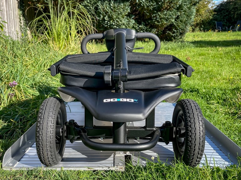 Pride GoGo MG2 Ultra Light FOLDING MOBILITY SCOOTER 14.7KG AIRLINE SAFE was £2495