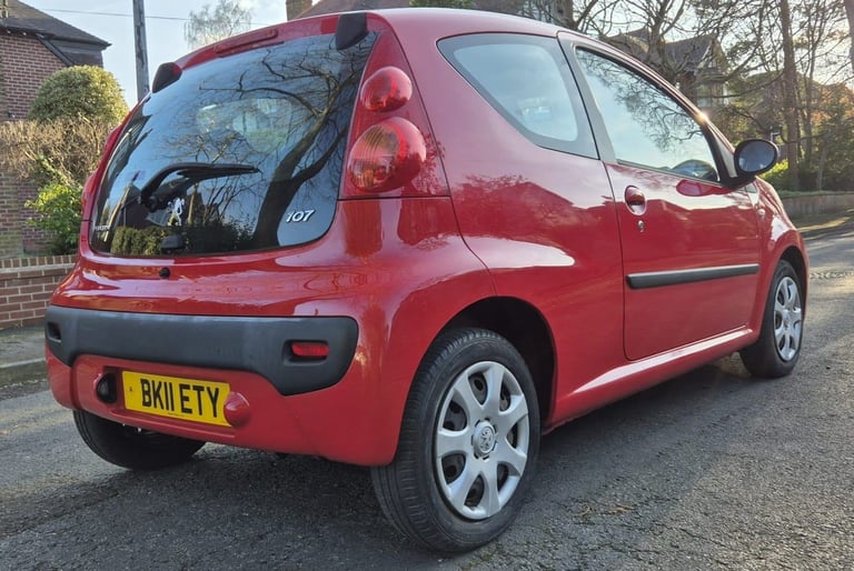 Tiny mileage - 2011 - Peugeot 107 URBAN 1.0 Petrol Manual 3 door