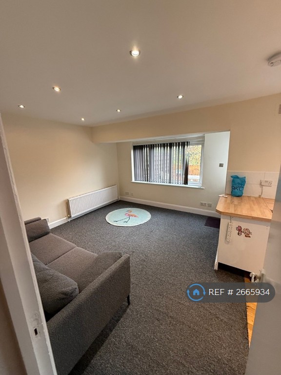 2 bedroom flat in Watford Way, London, NW4 (2 bed) (#2665934)