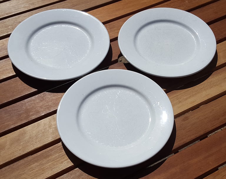 White 11inch diameter Dinner Plates x3