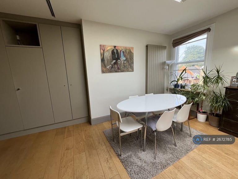 2 bedroom flat in London, London, NW6 (2 bed) (#2672785)