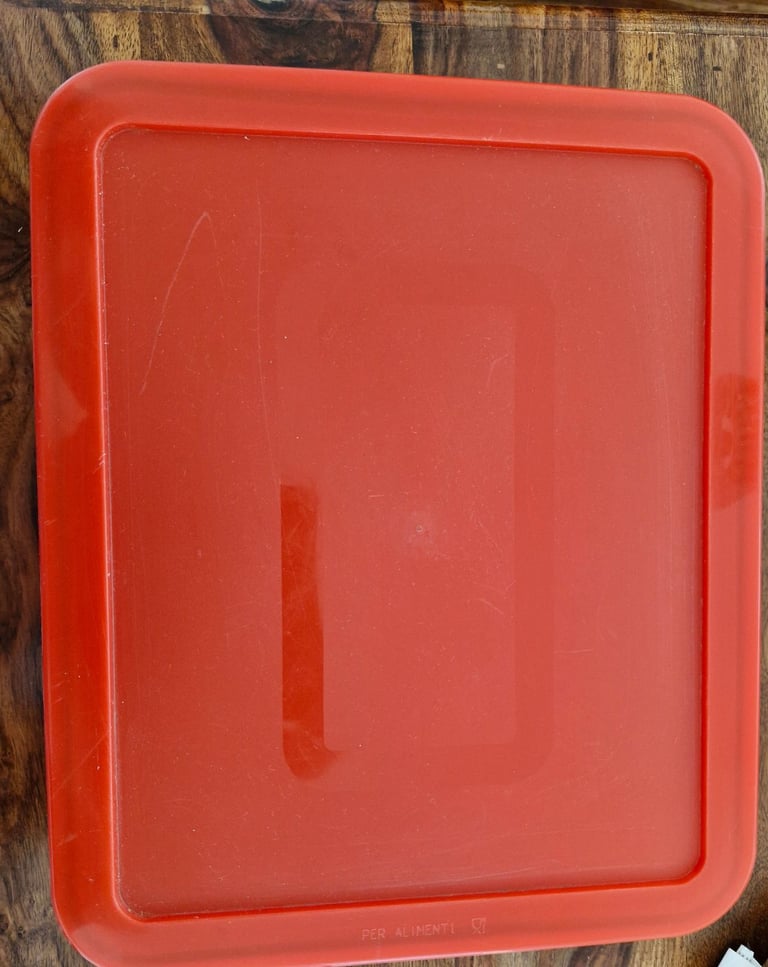 Large pyrex container