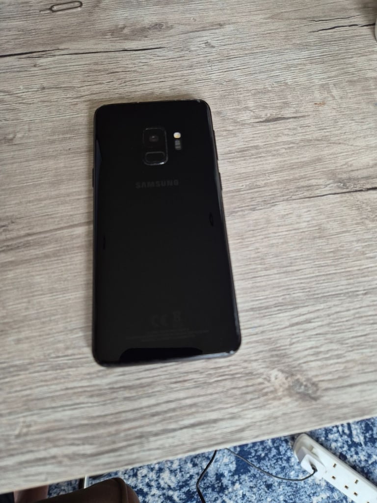Samsung Galaxy S9 phone black 