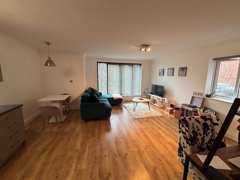 Modern one bed unfurnished flat