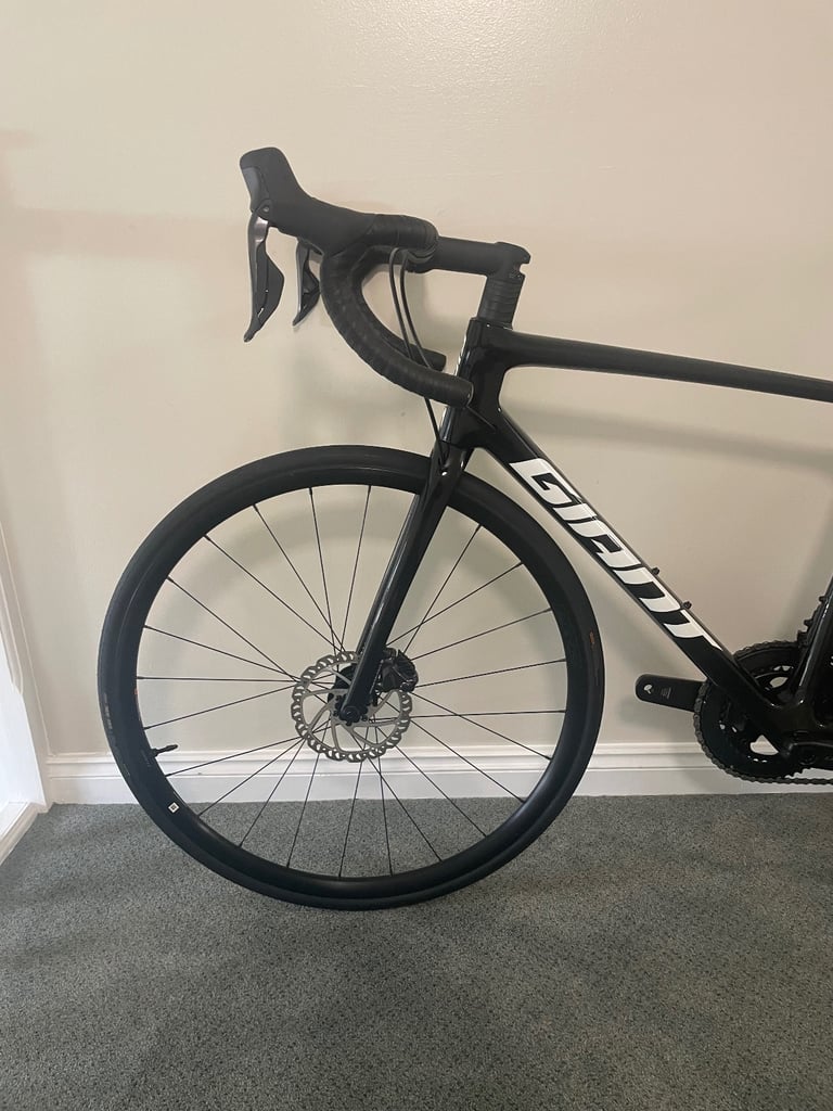 As new Giant Advanced TCR 0 Disc Ultegra DI2 Full Carbon Road Bike