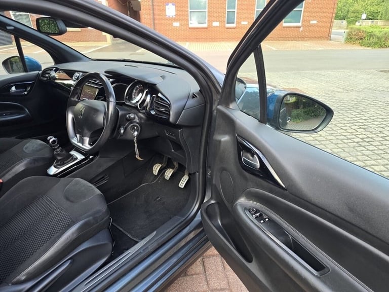 2017 DS Automobiles DS 3 1.2 PureTech Prestige Hatchback 3dr Petrol Manual Euro 6 (s/s) (130 ps) ...