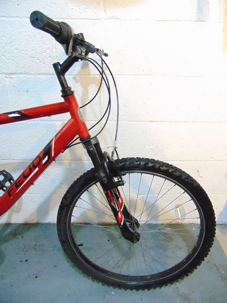 Apollo Feud (01 inch frame) Hardtail Mountain Bike (free local delivery)