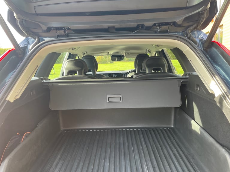 Volvo, XC60, Momentum Pro Estate, 2018, Semi-Auto, 1969 (cc), 5 doors