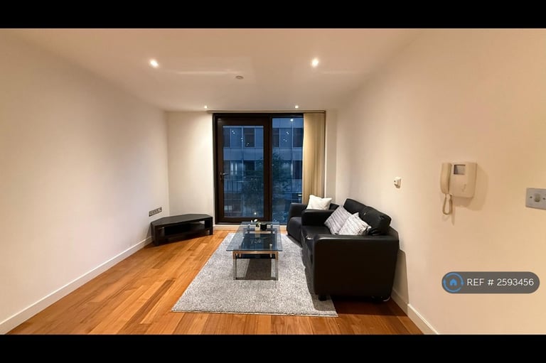 1 bedroom flat in City Lofts St. Pauls, Sheffield, S1 (1 bed) (#2593456)