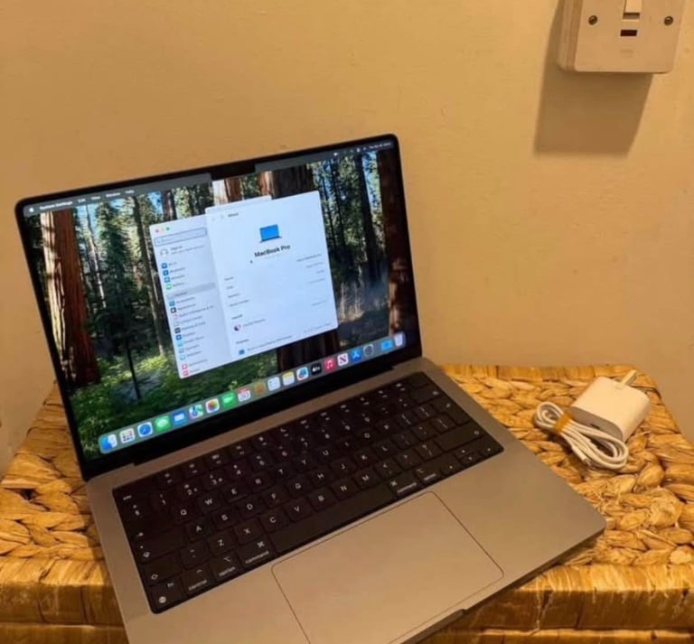 image for Apple MacBook Pro M2 Pro 512GB 16GB