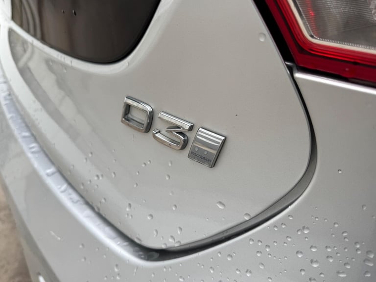 2016 Volvo V40 D3 [4 Cyl 150] Inscription 5dr Geartronic HATCHBACK DIESEL Automatic