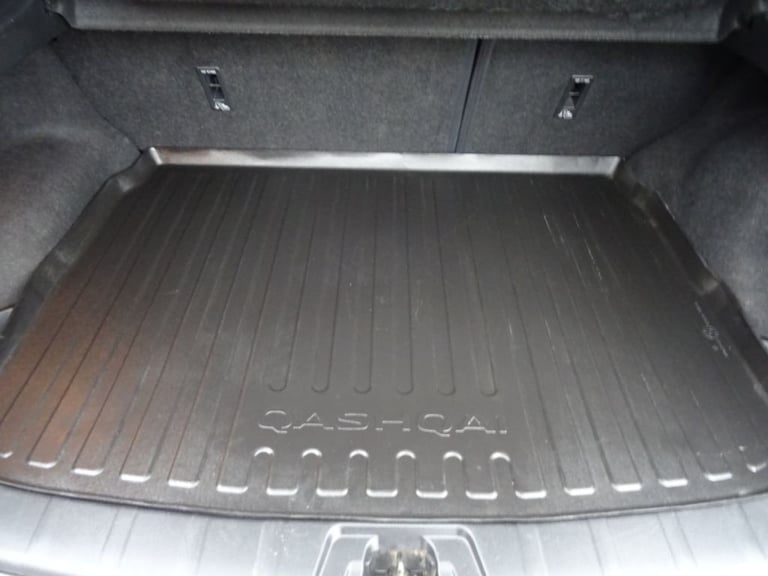  Nissan Qashqai 1.2 DiG-T Acenta 5dr ideal family car Petrol