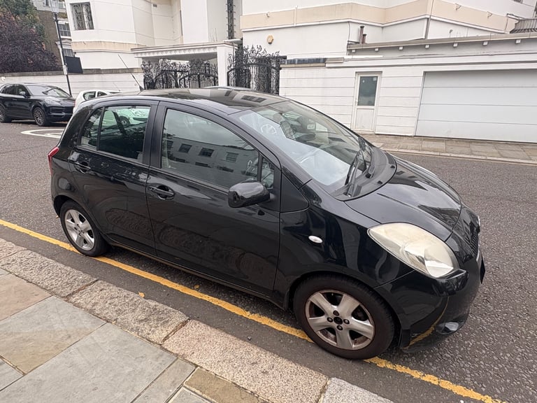 image for toyota YARIS,2006 1.3 automatic 5 doors,drives great, great condition , 90k miles,1 year mot,2 keys 