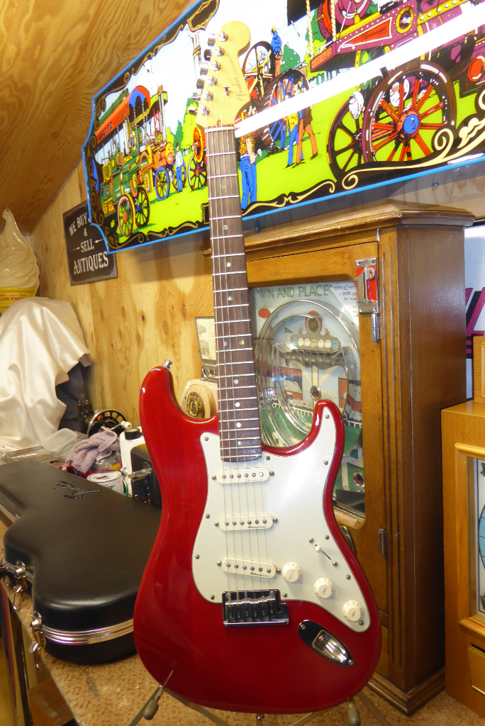 image for Fender 2001 USA Stratocaster Deluxe and Fender Hard Case.
