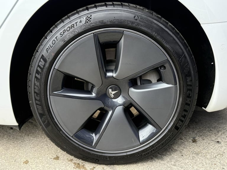2021 Tesla Model 3 Long Range AWD 4dr Auto SALOON ELECTRIC Automatic