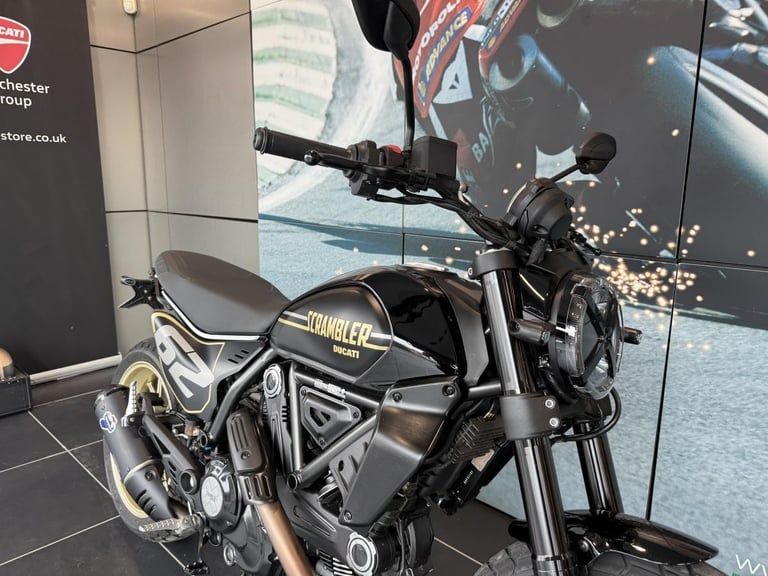 DUCATI SCRAMBLER FULL THROTTLE