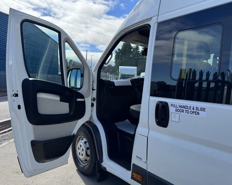 2018 Peugeot Boxer 2.0 BlueHDi H2 17 Seat Minibus LITE (PSV) 130ps Minibus Diesel Manual