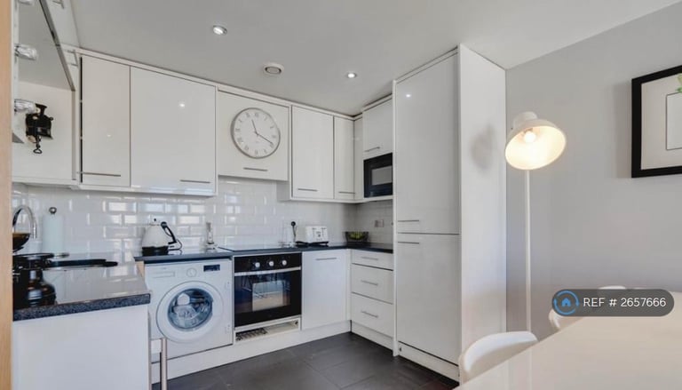 2 bedroom flat in Hall Street, Birmingham, B18 (2 bed) (#2657666)