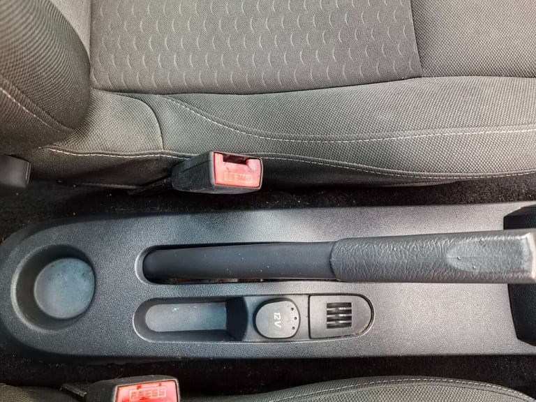 2009 Renault Clio 1.1 Clio Expression 16v 5dr Hatchback Petrol Manual