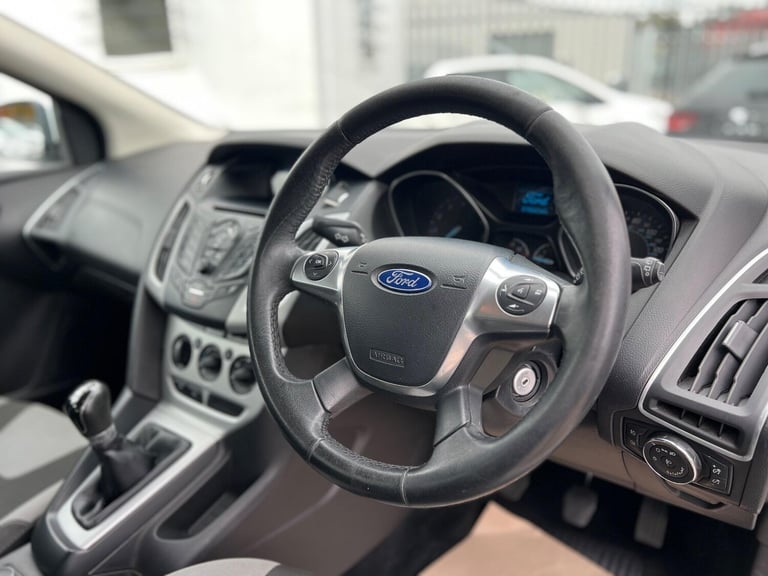 2013 Ford Focus 1.6 Zetec Euro 5 5dr HATCHBACK Petrol Manual