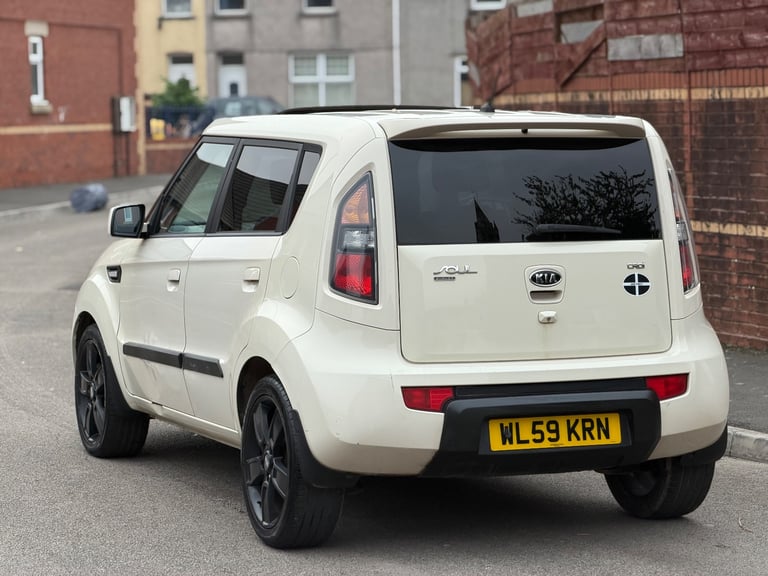 Kia, SOUL, Hatchback, 2010, Manual, 1582 (cc), 5 doors
