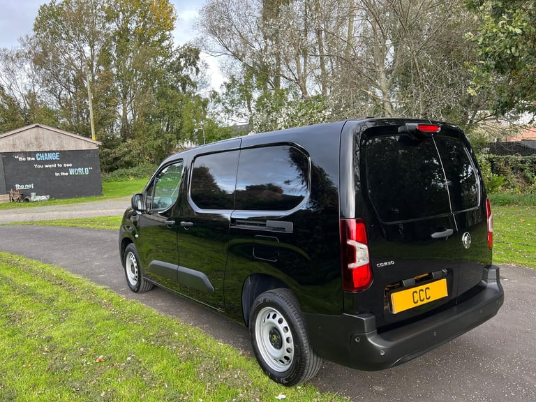 July 2025 Vauxhall Combo 1.5 Turbo D 2300 Pro XLWB Automatic