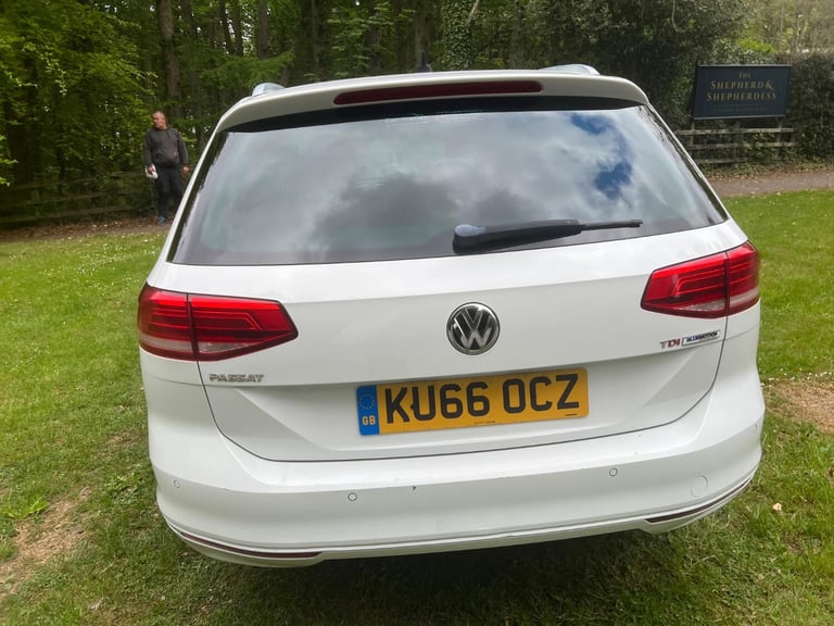 VOLKSWAGEN PASSAT 1.6 TDI BlueMotion Tech SE Business White Auto Diesel 2016