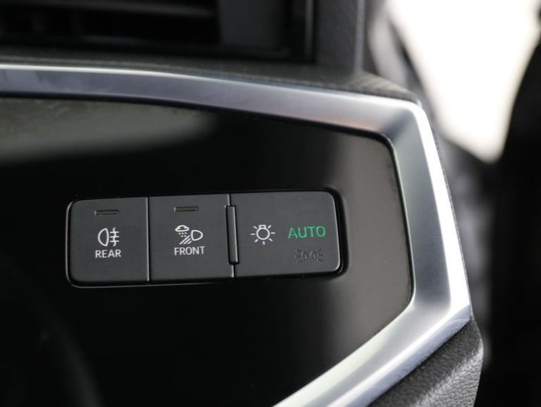 2022 Audi Q3 1.5 TFSI CoD 35 Black Edition SUV 5dr Petrol Manual Euro 6 (s/s) (150 ps) Petrol Manual