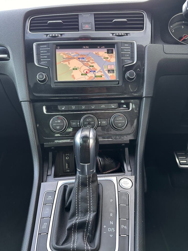 Volkswagen, GOLF, Hatchback, 2016, Semi-Auto, 1968 (cc), 5 doors