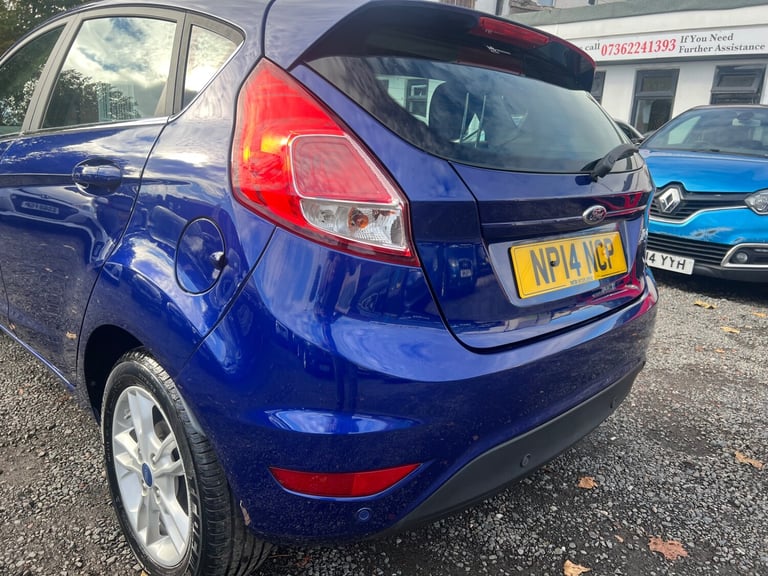 2015 Ford Fiesta 1.6 Zetec 5dr Powershift HATCHBACK Petrol Automatic