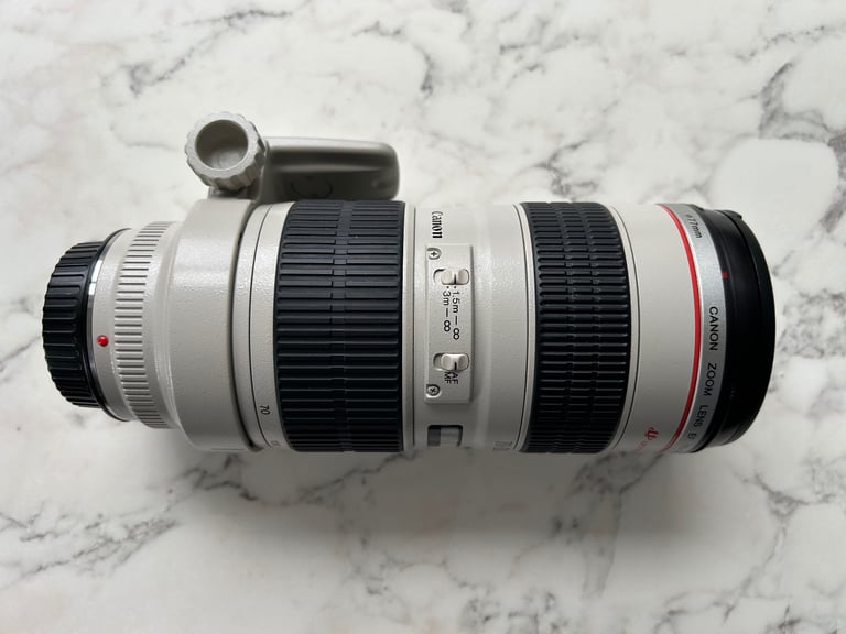 Canon EF 70-200mm f/2.8 L USM – Legendary Pro Telephoto Zoom – Boxed with Hood & Case