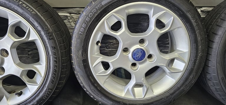 Ford Genuine 15 alloy wheels + 4 x tyres 195 50 15 Lanvigator