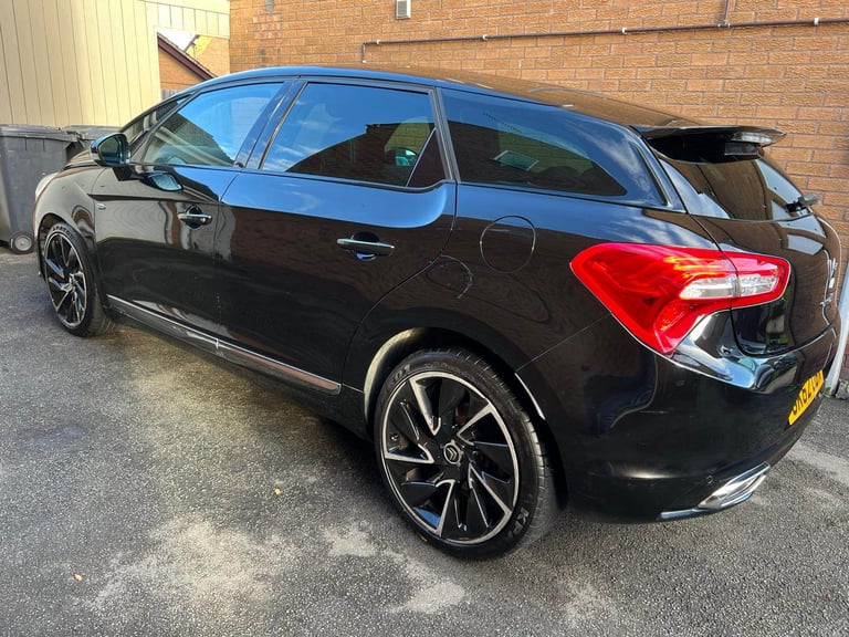 CITROEN DS5 HYBRID 4 2.0 DIESEL AND SELF CHARGE ELECTRIC , 62 REG, 200BHP , AUTOMATIC , VGC