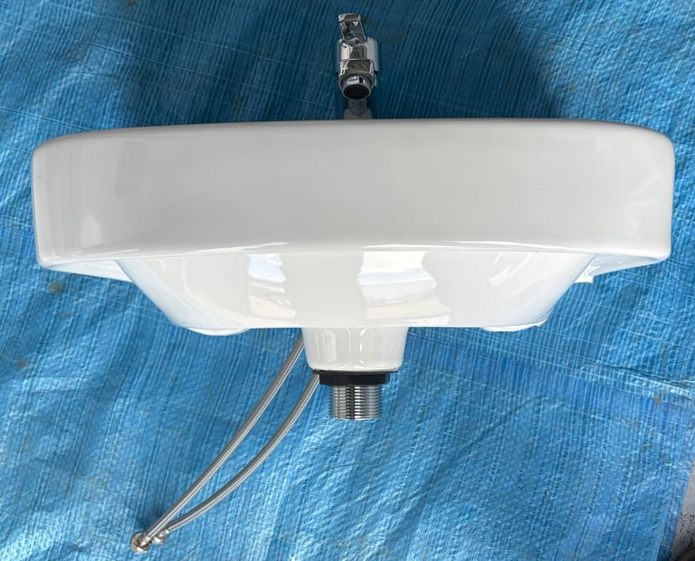 Roca Debba wall-hung basin 1TH with full pedestal width 450mm, 660mm high Laura pedestal