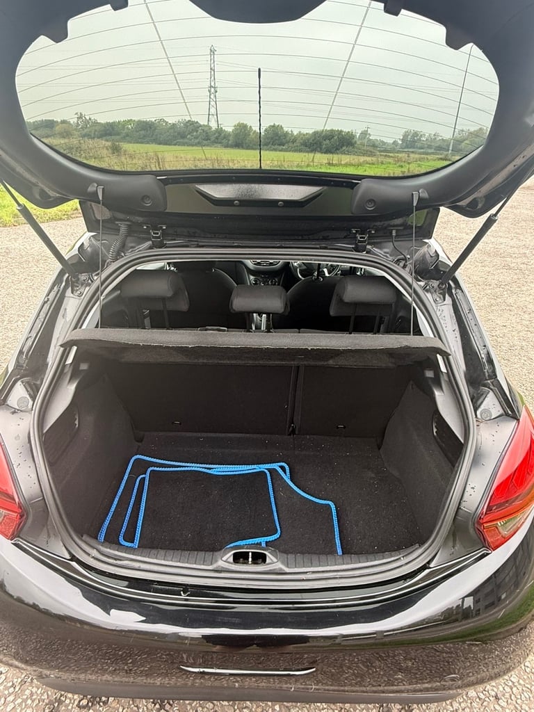 Peugeot, 208, Hatchback, 2017, Manual, 1199 (cc), 3 doors