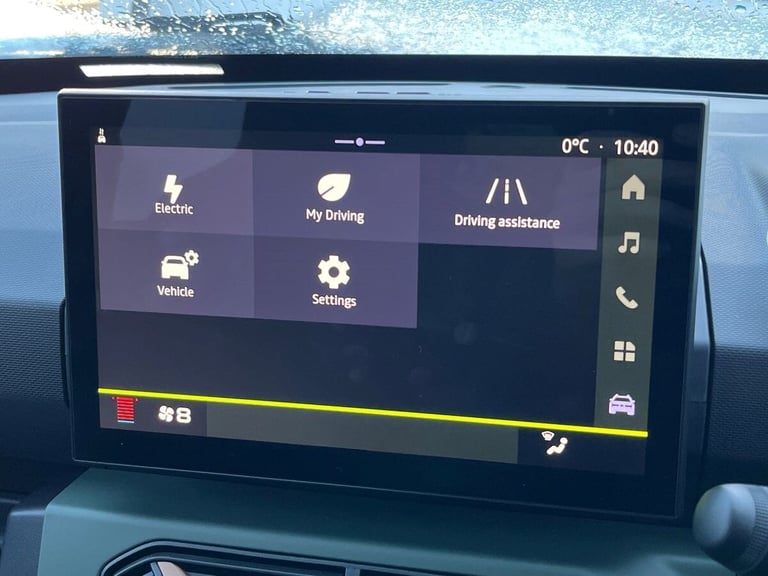  Dacia Spring 65 26.8kwh Extreme Hatchback 5dr Electric Auto 65 ps Electric