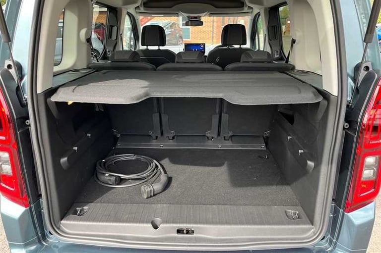 2024 Vauxhall Combo Life Electric 50kWh Ultimate MPV 5dr Electric Auto (7.4kW Charger) (136 ps) M...
