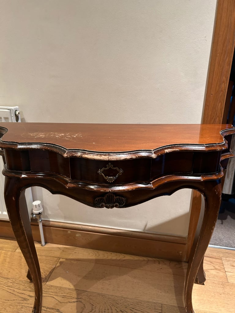 Console table 