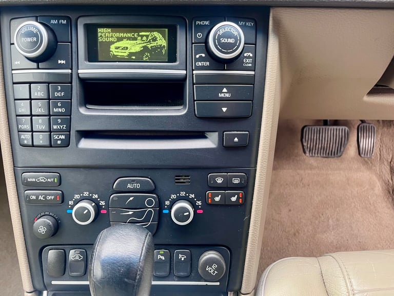 2011 Volvo XC90 2.4 D5 SE SUV 5dr Diesel Geartronic AWD (219 g/km  200 bhp)