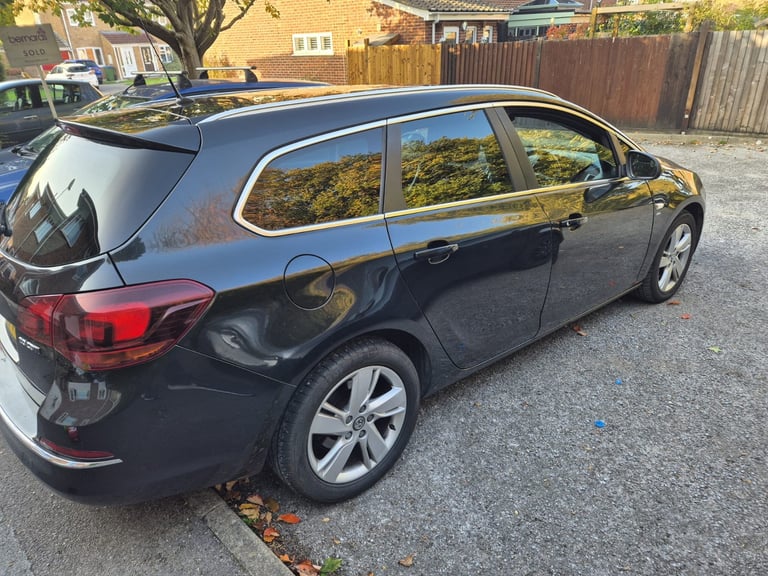 Vauxhall, ASTRA, SRI, Estate, 2013, Manual, 1956 (cc), 5 doors