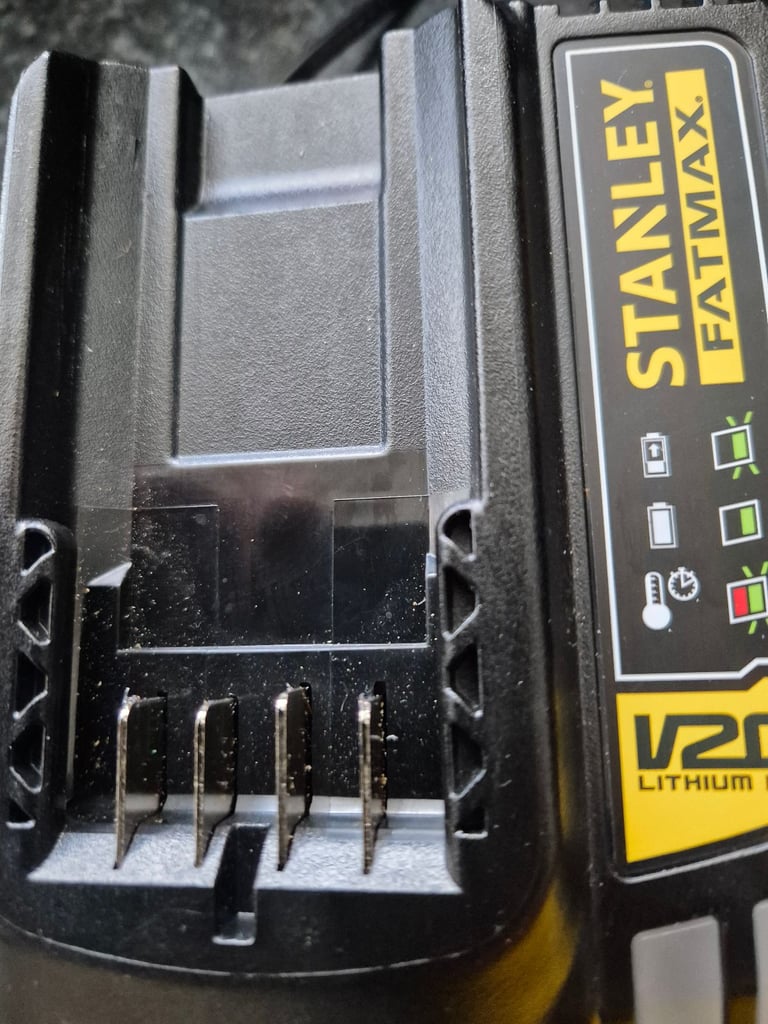 V20 fatmax 4amp battery and charger