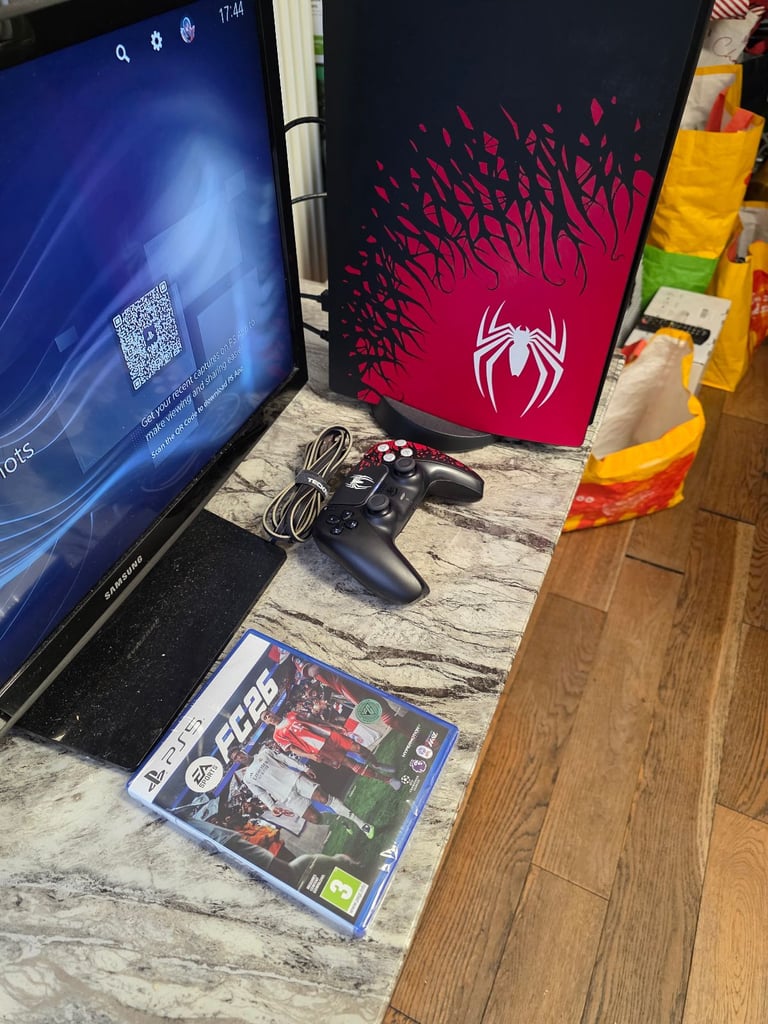 PlayStation 5 Console - Marvels Spider-Man 2 Limited Edition
