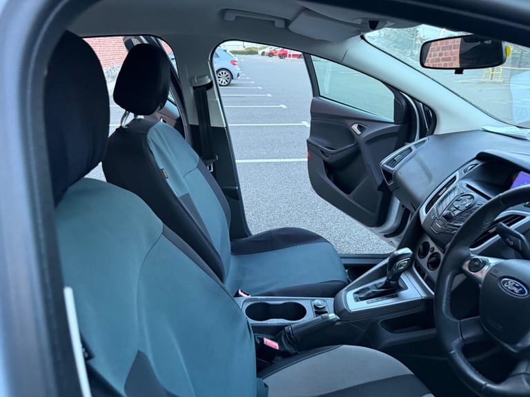  Ford Focus 1.6 Zetec Powershift Euro 5 5dr Petrol Automatic