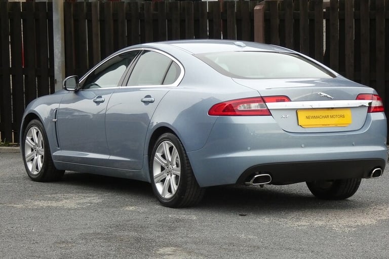 2010 Jaguar XF d V6 Luxury Saloon Diesel Automatic