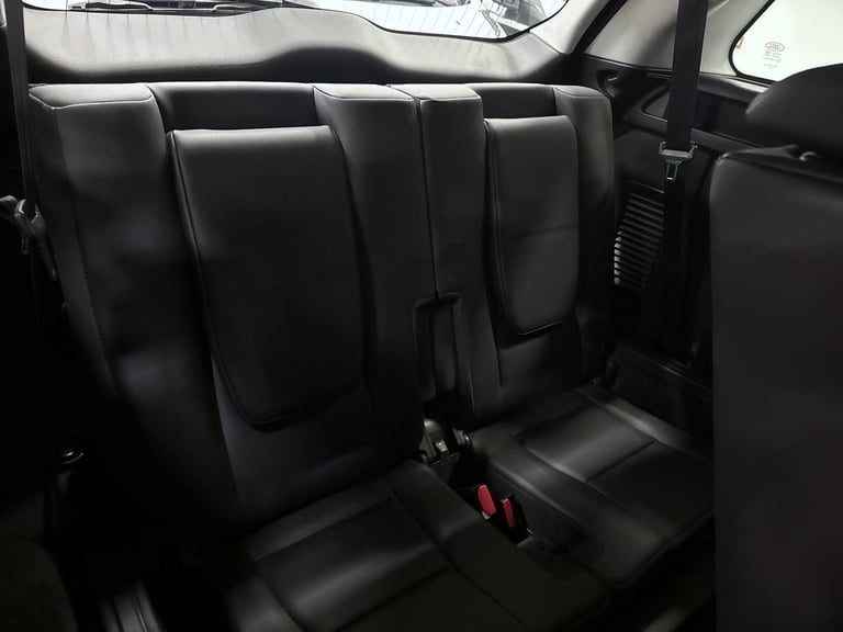 2017 LAND ROVER DISCOVERY SPORT TD4 SE TECH BLACK PACK 7 SEATER Diesel