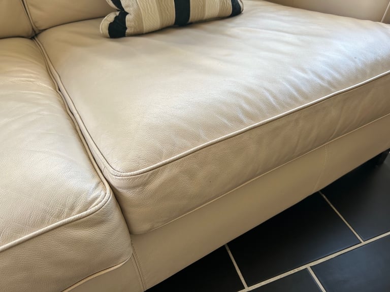 Two seater leather sofa by Multiyork