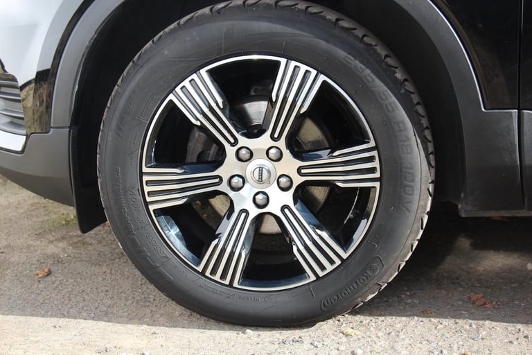 2022 Volvo XC40 T3 INSCRIPTION Estate Petrol Automatic