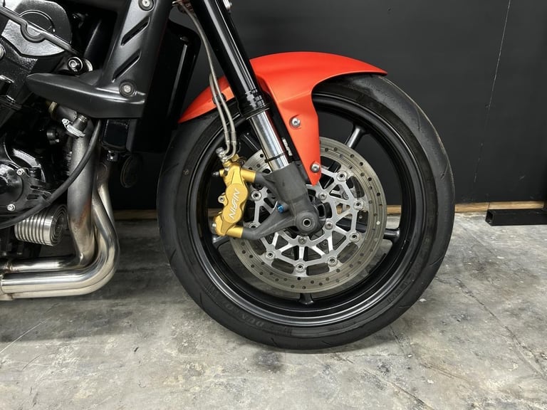 2010 10-PLATE TRIUMPH STREET TRIPLE 675 R ** ONLY 9,724 MILES ** EXTRAS **