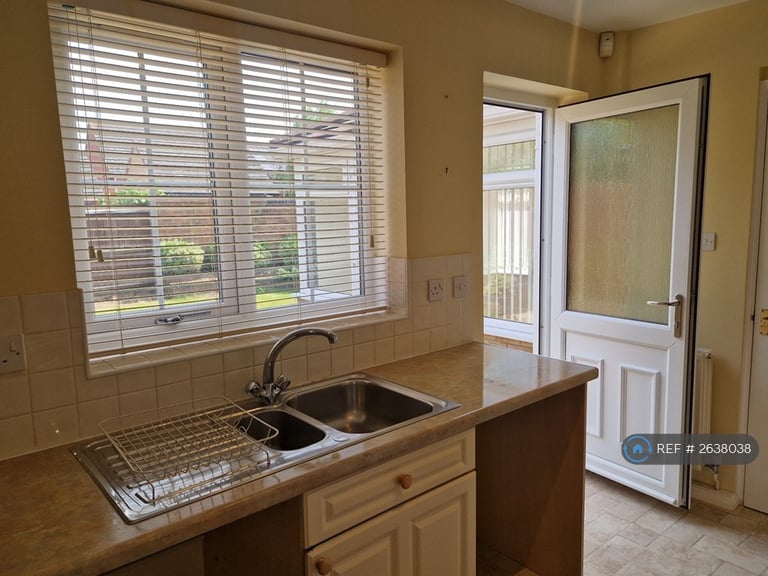 3 bedroom house in Cavalry Court, Lincoln, LN4 (3 bed) (#2638038)